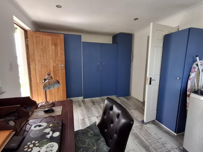 4 Bedroom Property for Sale in Duyker Eiland Western Cape